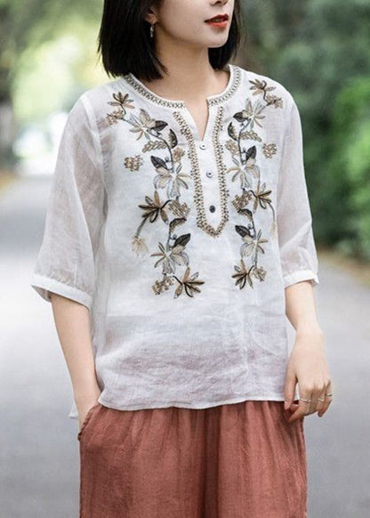 Well Tailored Top with a Graceful Silhouette