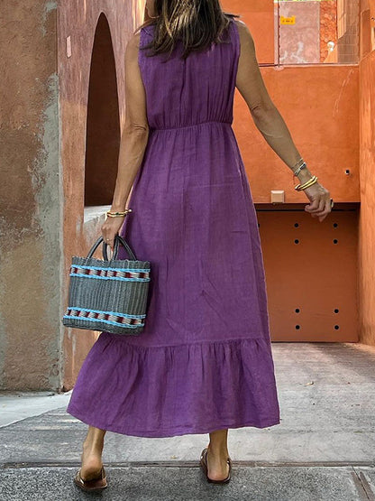 Beautifully Finished Dress in a Timeless Design