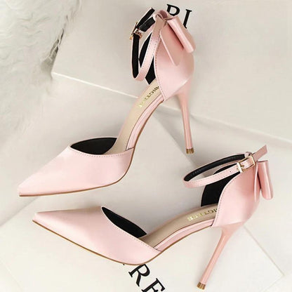 A Vintage Style Heels with Delicate Timeless Details