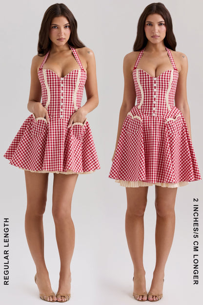 Well Tailored Dress with a Graceful Silhouette