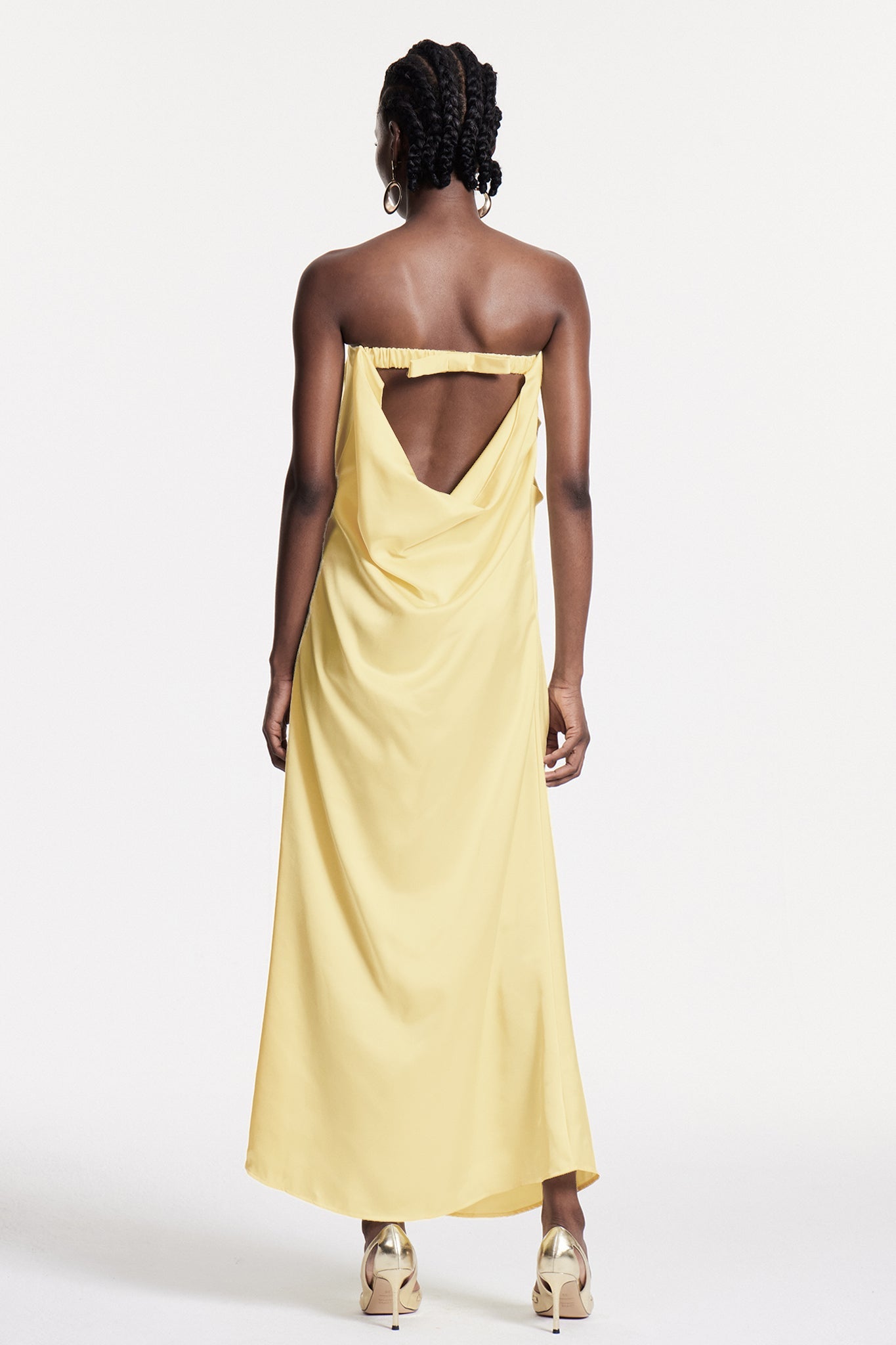 Well Tailored Dress with a Graceful Silhouette