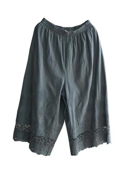 Effortlessly Elegant Pants with a Timeless Design