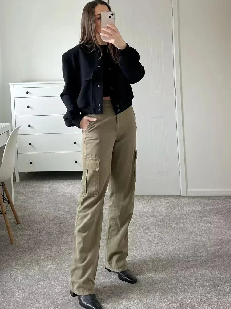 Effortlessly Elegant Jacket with a Timeless Design
