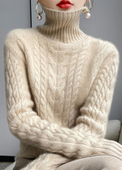 Effortlessly Elegant Sweater with a Timeless Design