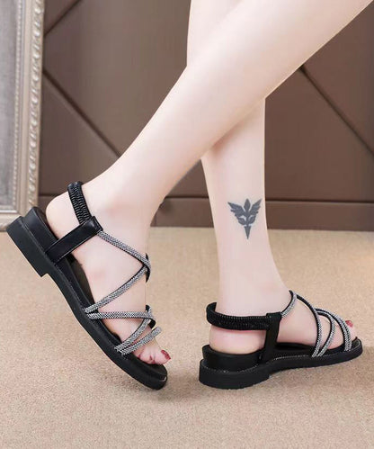 Effortlessly Elegant Sandals with a Timeless Design