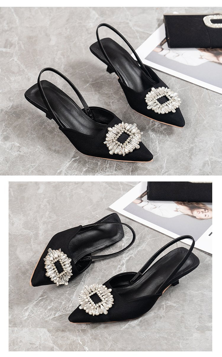 Effortlessly Elegant Garment with a Timeless Design