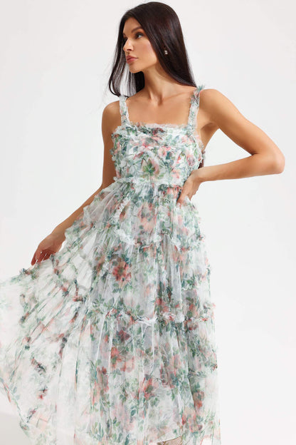 Beautifully Crafted Dress in a Classic Style
