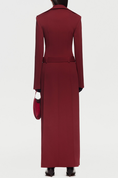 Well Tailored Coat with a Graceful Silhouette