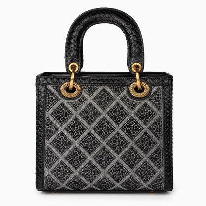 Gracefully Styled Bag for Any Occasion