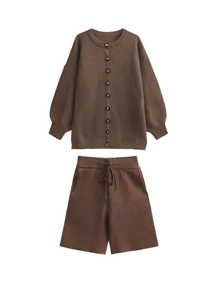 Classic Vintage Sweater with a Flattering Fit