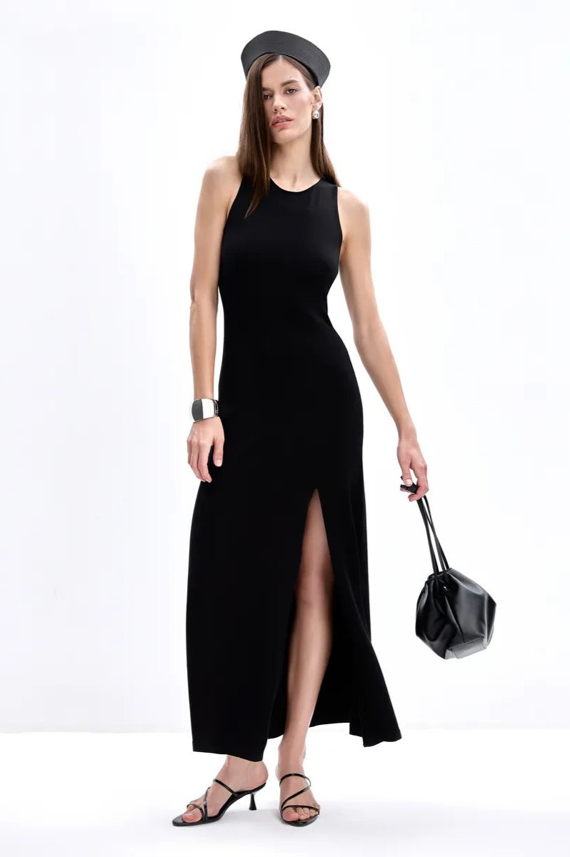 Effortlessly Elegant Sweater with a Timeless Design