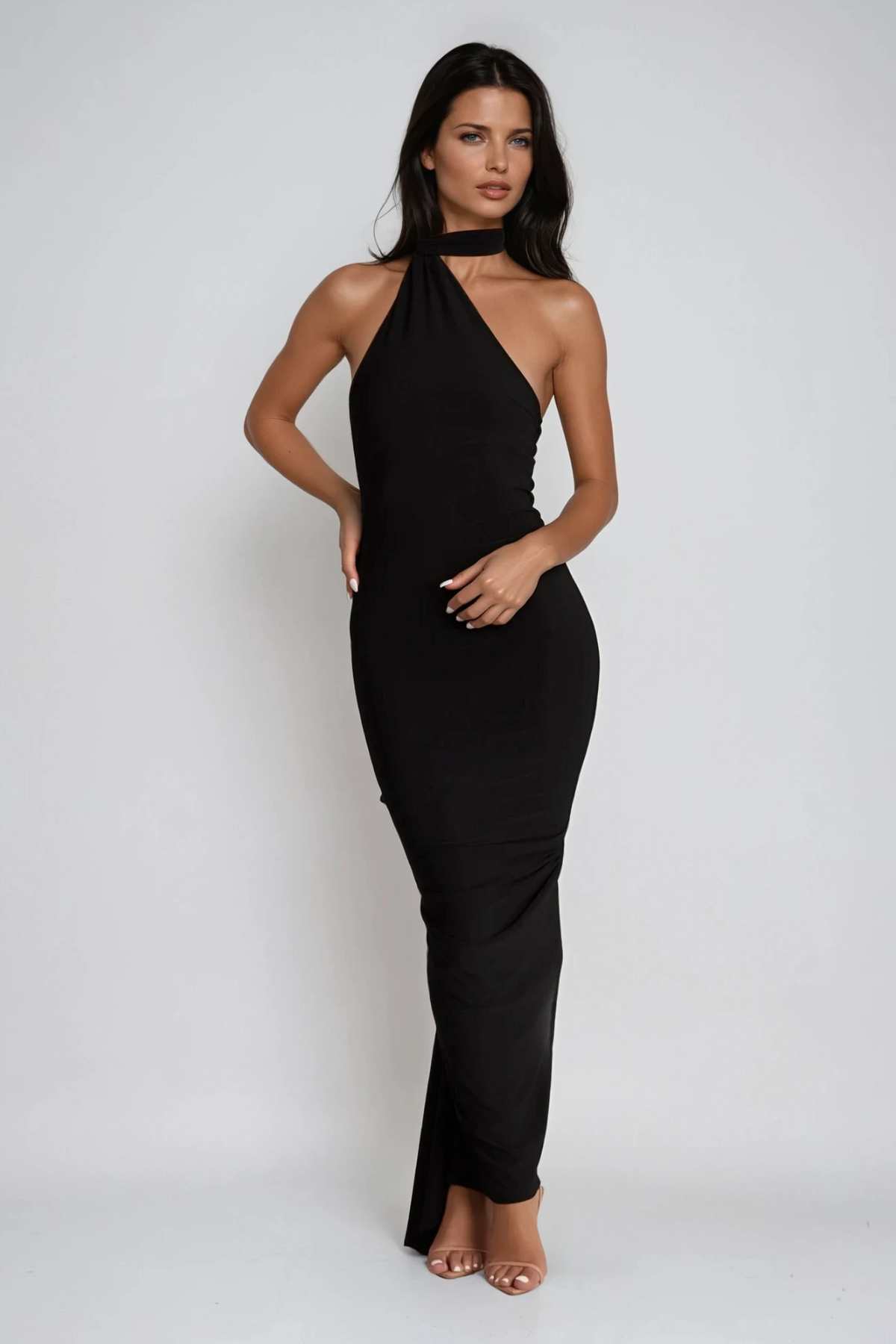 Beautifully Finished Dress in a Timeless Design