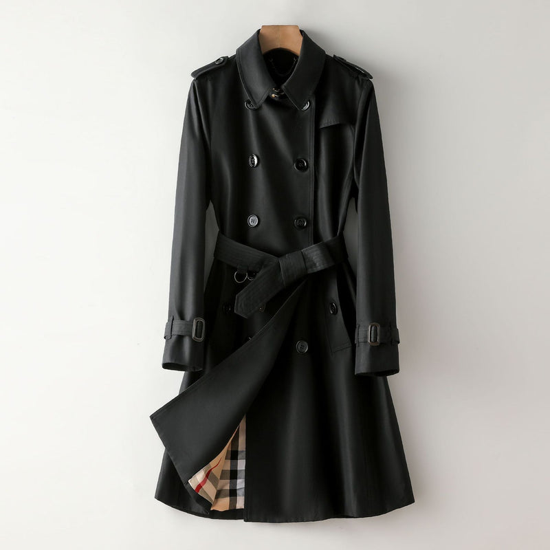 Well Tailored Coat with a Graceful Silhouette