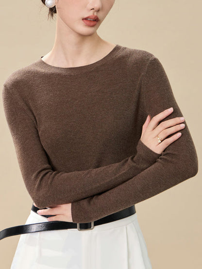 Well Tailored Sweater with a Graceful Silhouette