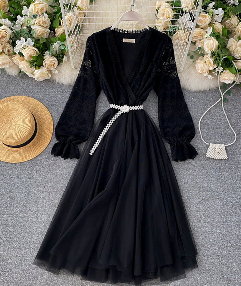 Effortlessly Elegant Dress with a Timeless Design