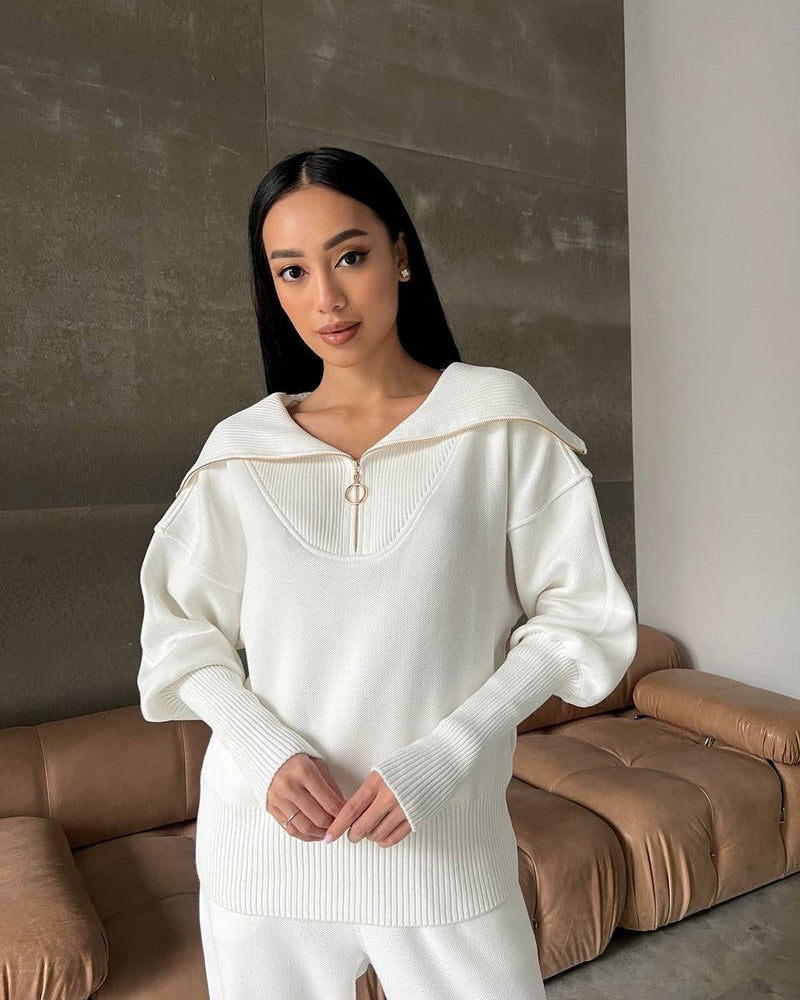 Effortlessly Elegant Garment with a Timeless Design