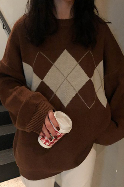 Effortlessly Elegant Sweater with a Timeless Design