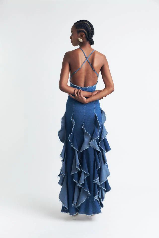 Gracefully Styled Dress for Any Occasion