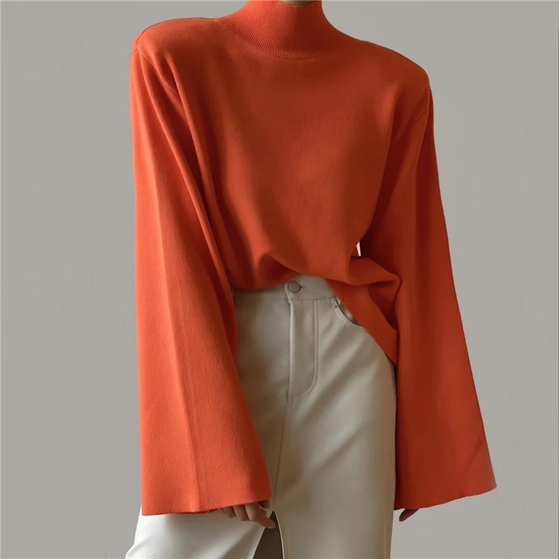 Effortlessly Elegant Sweater with a Timeless Design