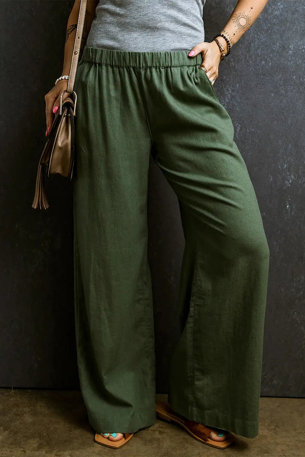 Well Tailored Pants with a Graceful Silhouette
