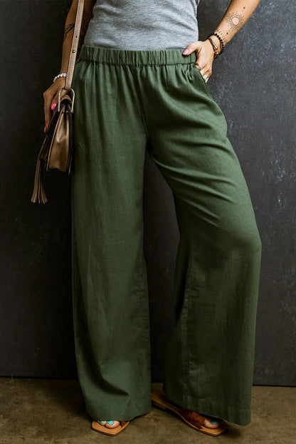 Well Tailored Pants with a Graceful Silhouette