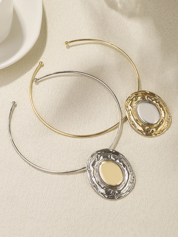 Effortlessly Elegant Garment with a Timeless Design