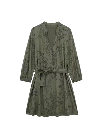 Well Tailored Dress with a Graceful Silhouette