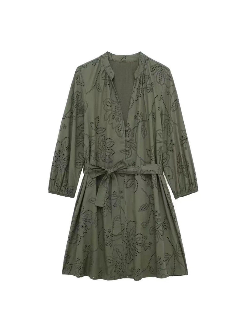 Well Tailored Dress with a Graceful Silhouette