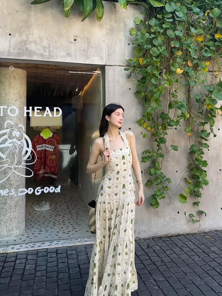 A Vintage Style Dress with Delicate Timeless Details