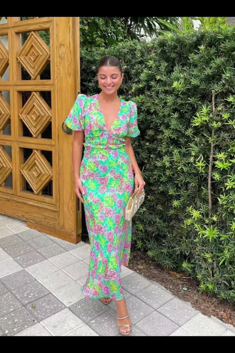 Classic Vintage & Enduringly Stylish Dress