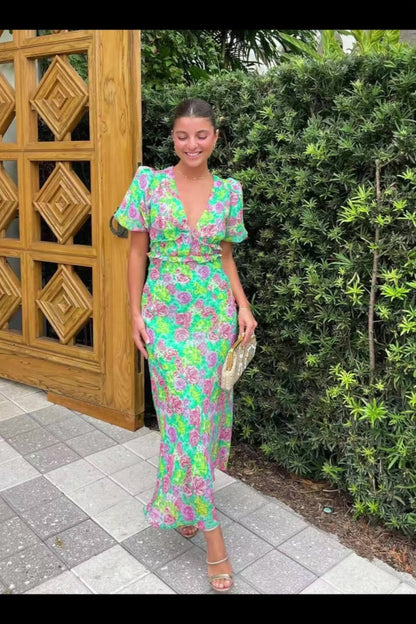 Classic Vintage & Enduringly Stylish Dress