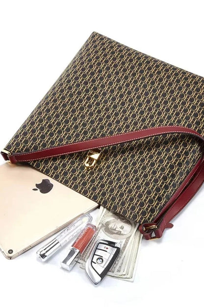 Beautifully Finished Bag in a Timeless Design