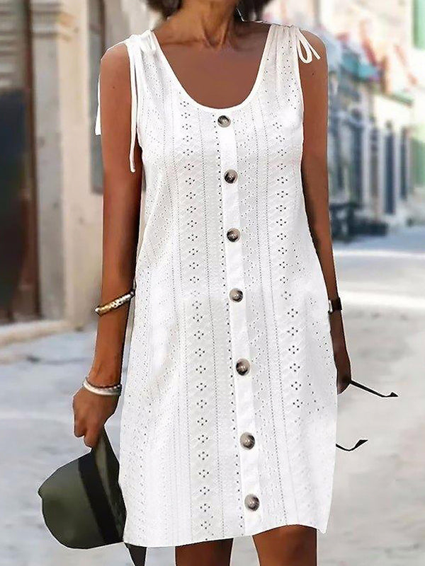 Beautifully Finished Dress in a Timeless Design