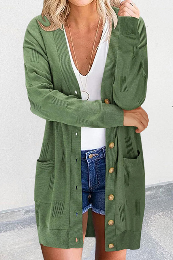 Well Tailored Sweater with a Graceful Silhouette