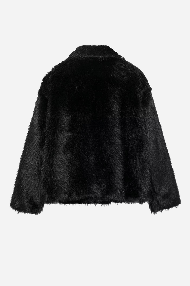 Effortlessly Elegant Jacket with a Timeless Design