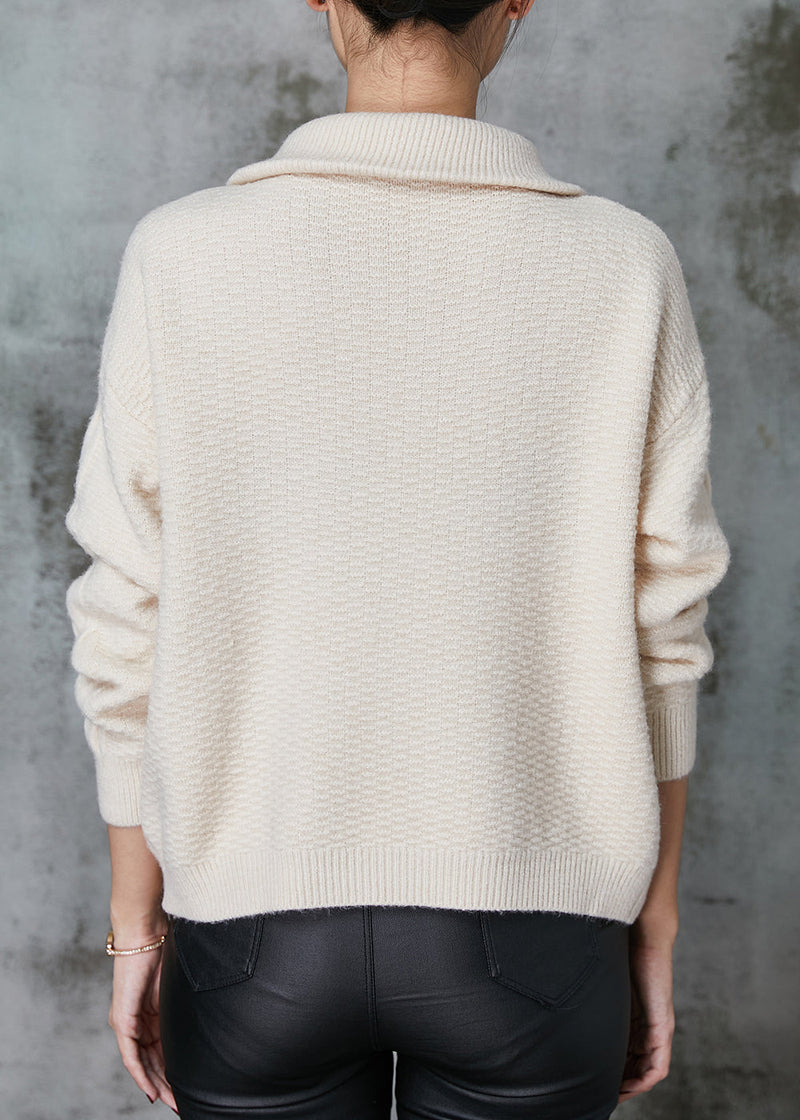 Well Tailored Sweater with a Graceful Silhouette