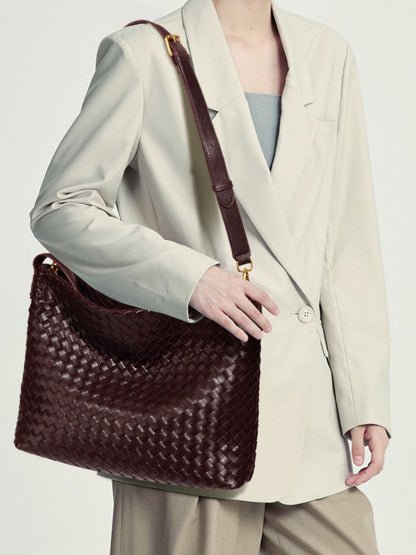 Beautifully Finished Bag in a Timeless Design