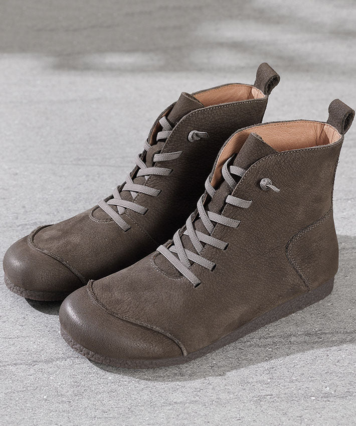 Well Tailored Boots with a Graceful Silhouette