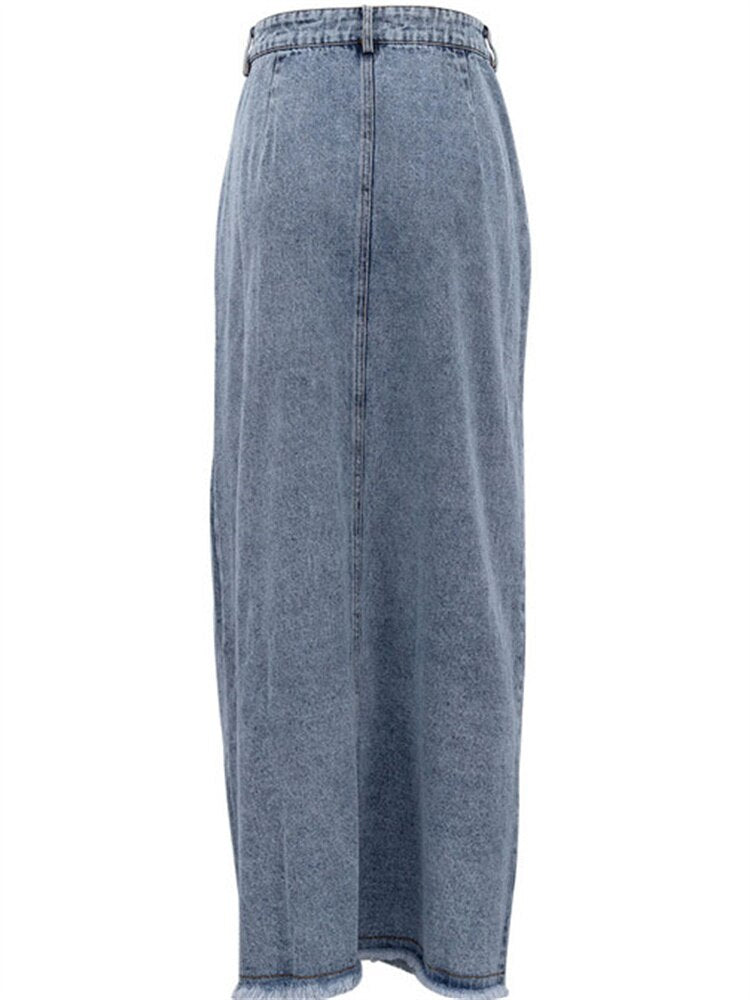Effortlessly Elegant Garment with a Timeless Design