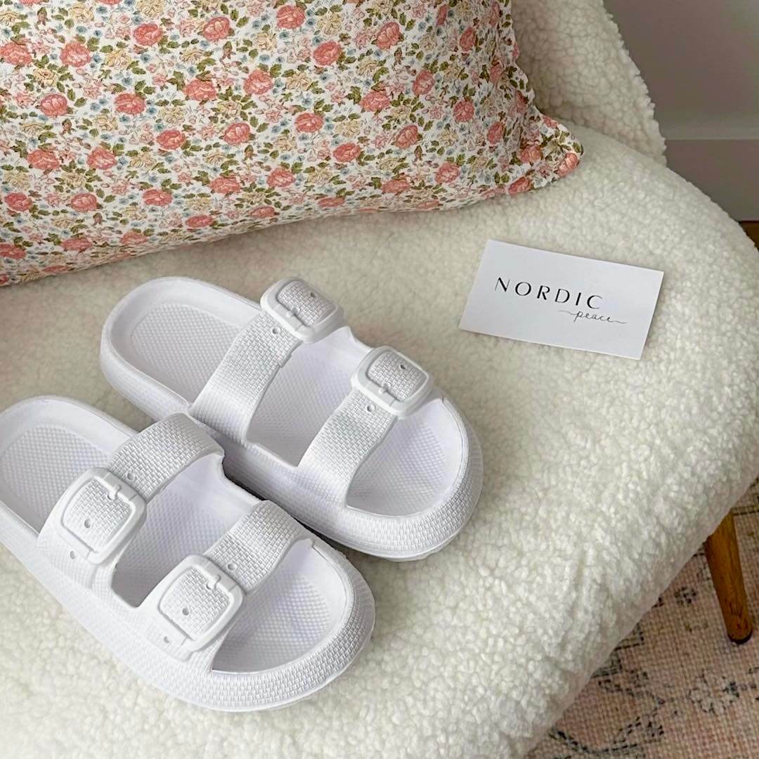 Classic Vintage Sandals with a Flattering Fit