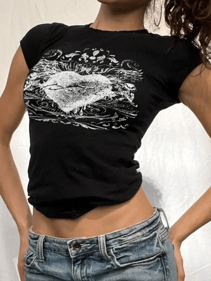 Effortlessly Elegant Garment with a Timeless Design