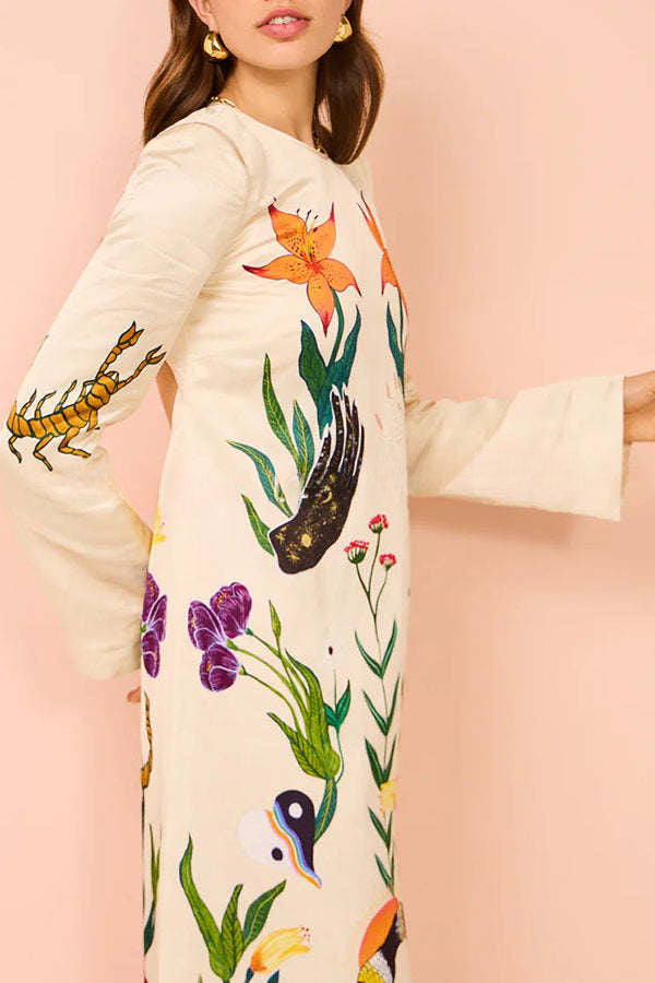 Beautifully Finished Dress in a Timeless Design