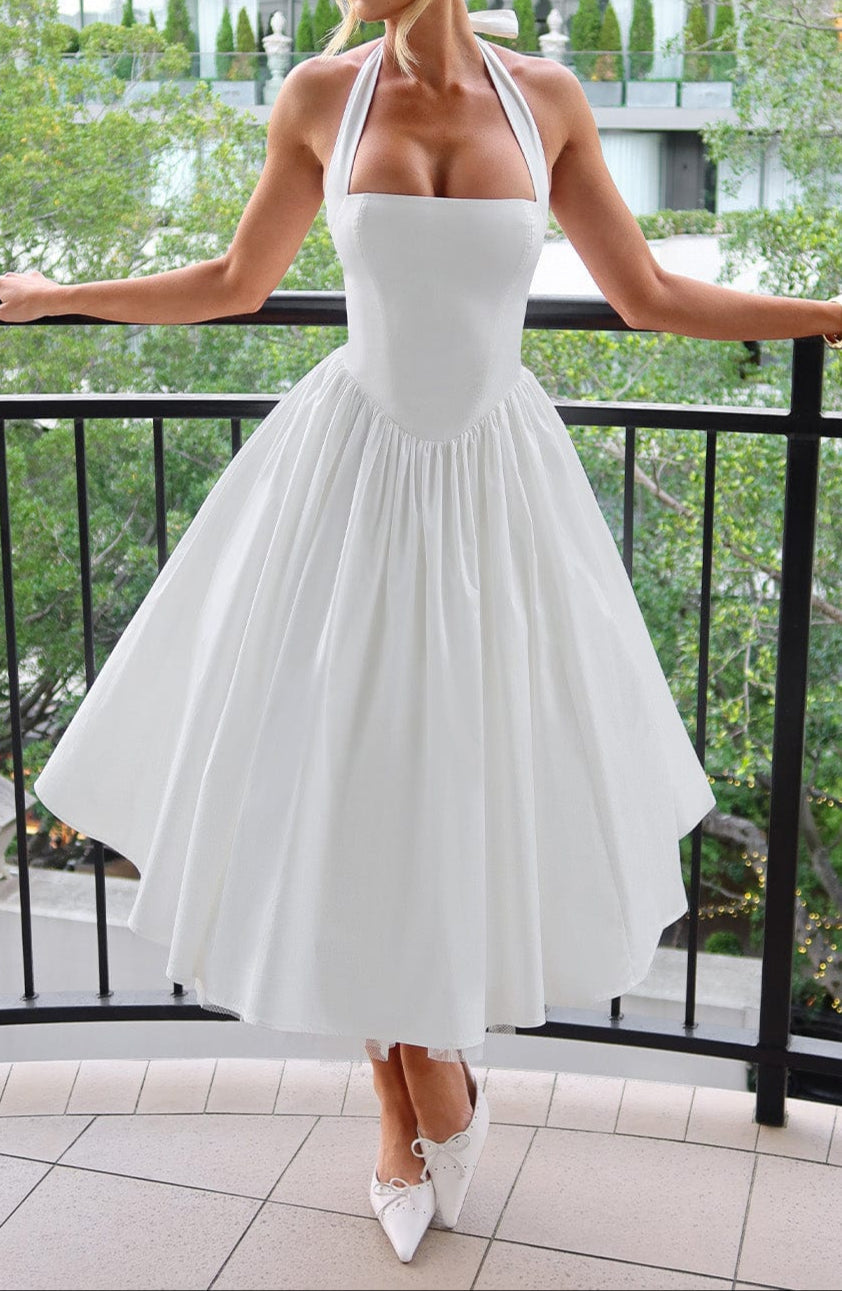 Gracefully Styled Dress for Any Occasion