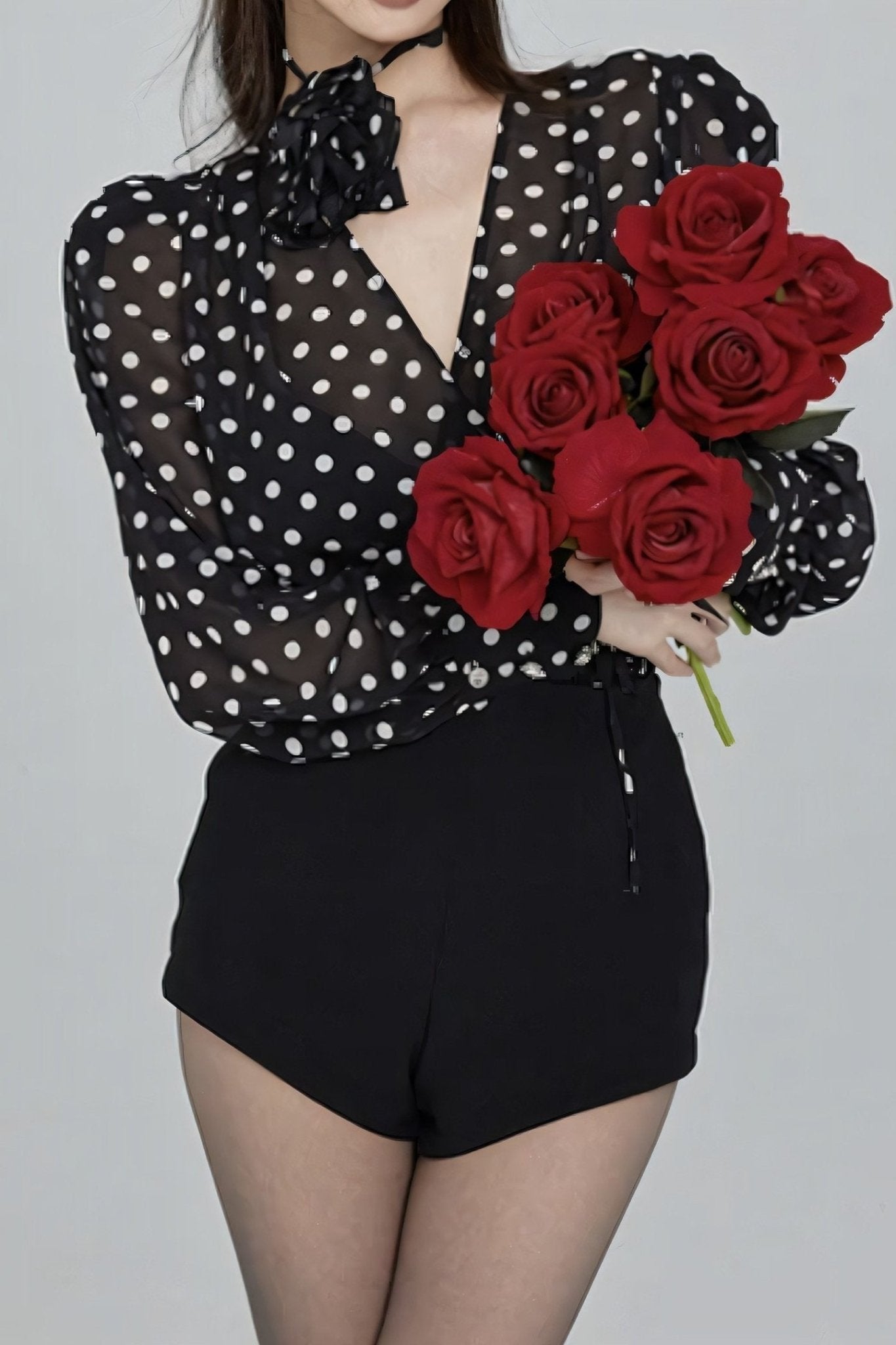 Well Tailored Blouse with a Graceful Silhouette