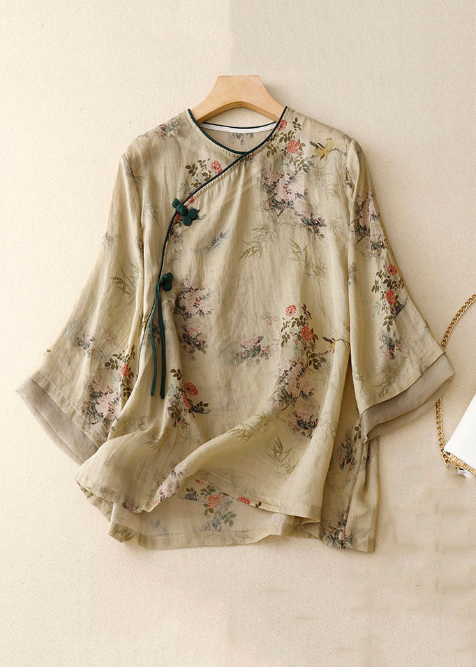 Effortlessly Elegant Blouse with a Timeless Design