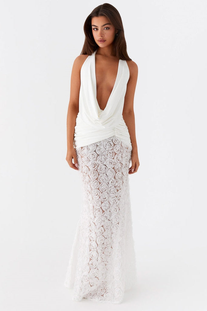 Effortlessly Elegant Dress with a Timeless Design