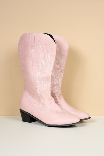 Gracefully Styled Boots for Any Occasion