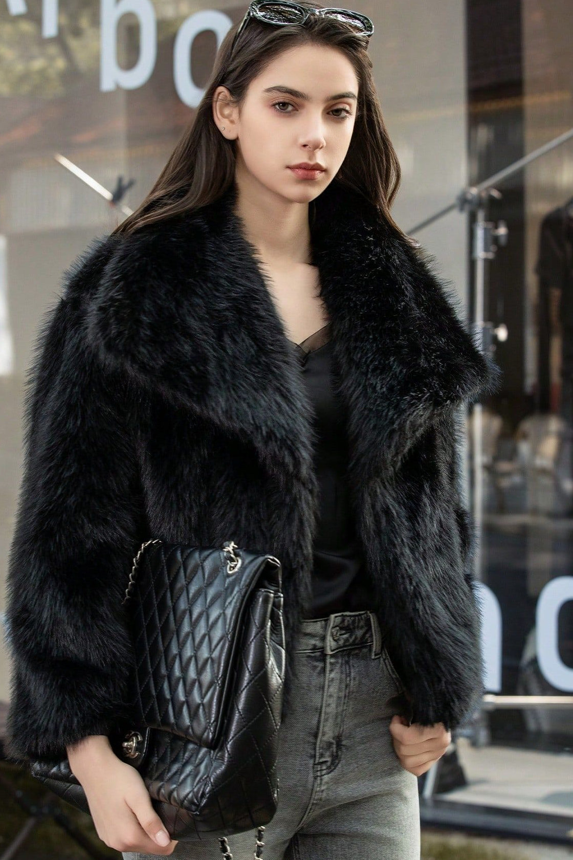 Well Tailored Coat with a Graceful Silhouette