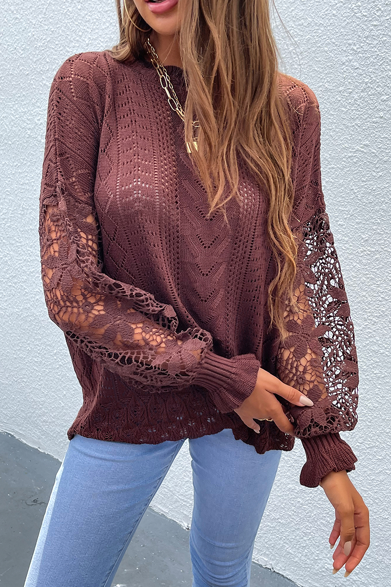 Well Tailored Sweater with a Graceful Silhouette