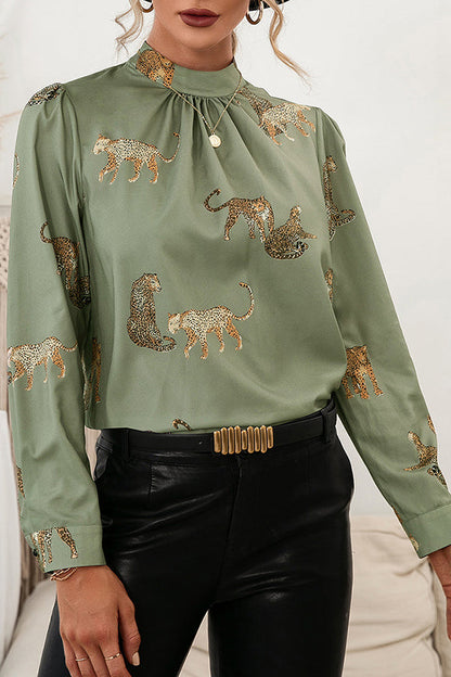 Beautifully Finished Pullover in a Timeless Design
